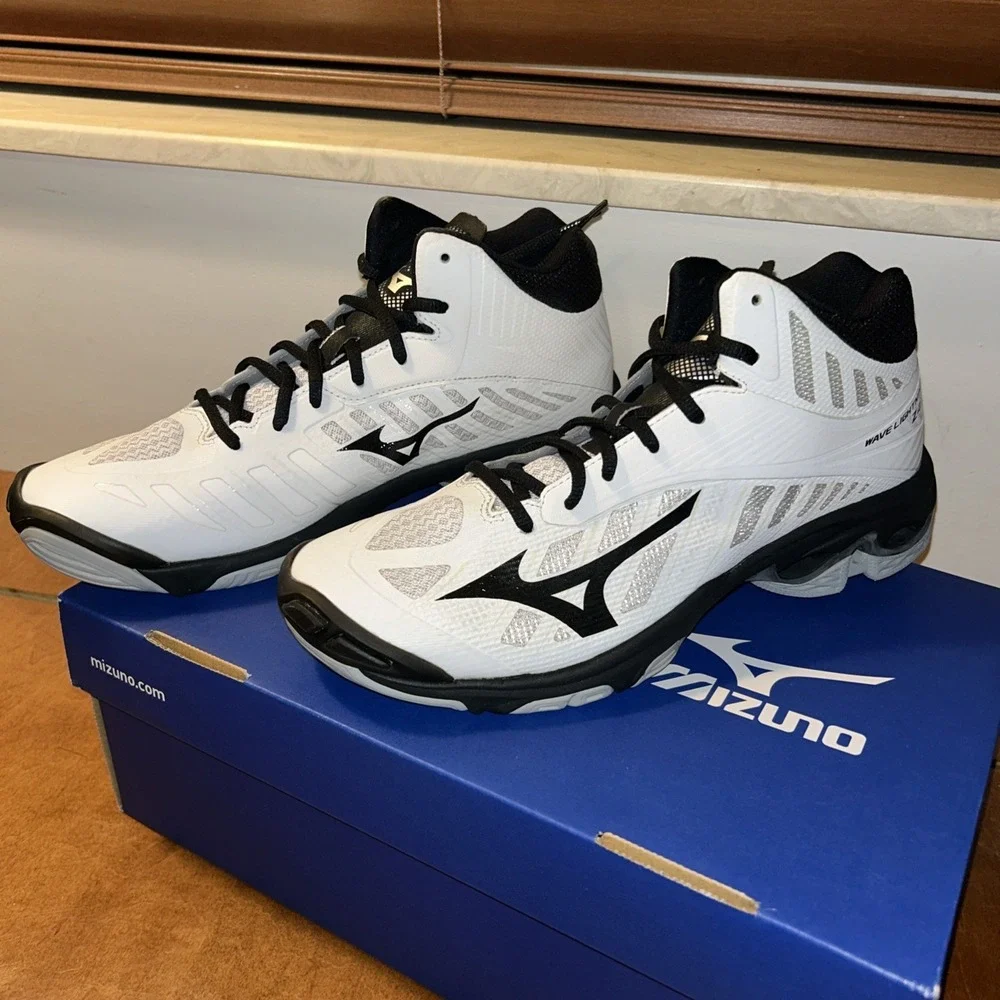 Mizuno volleyball shoes